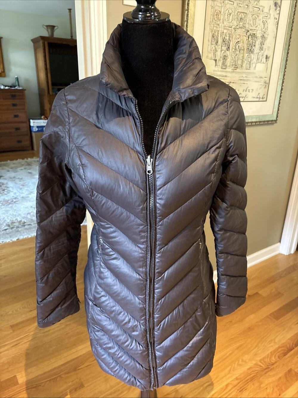 Patagonia Womens XS Down Jacket Black Chevron Quilt Puffer Coat Full Zip Warm